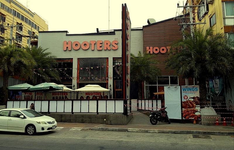 0413_hooters