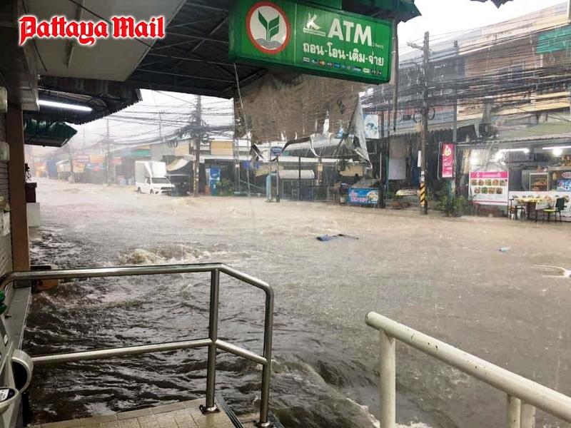 Pattaya-summer-storms-and-flood-damage-homes-pic-7
